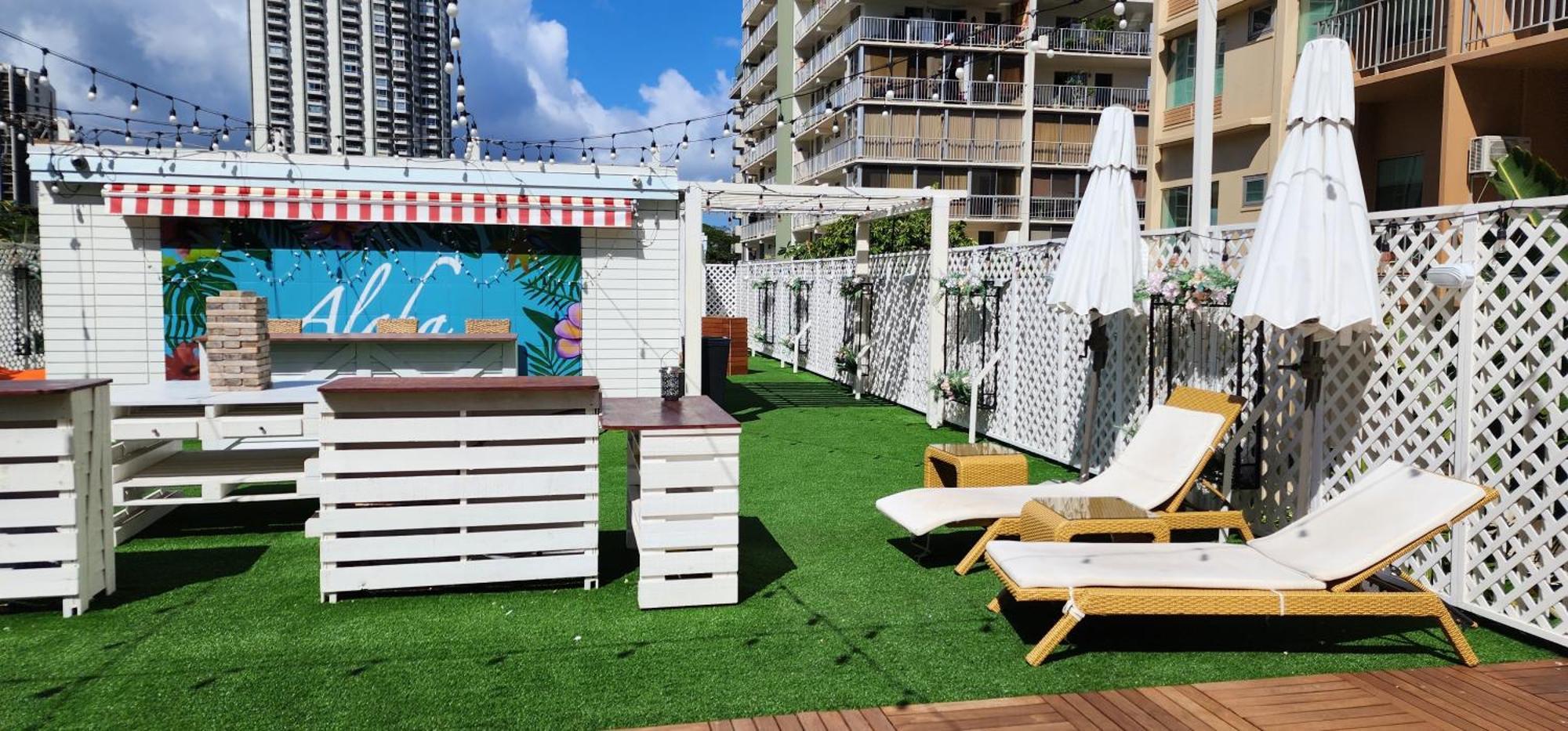 The Beach Waikiki Boutique Hostel ホノルル エクステリア 写真