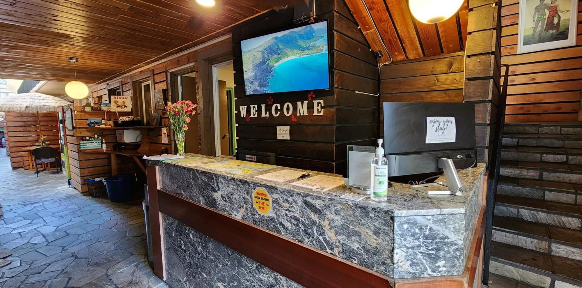 The Beach Waikiki Boutique Hostel ホノルル エクステリア 写真