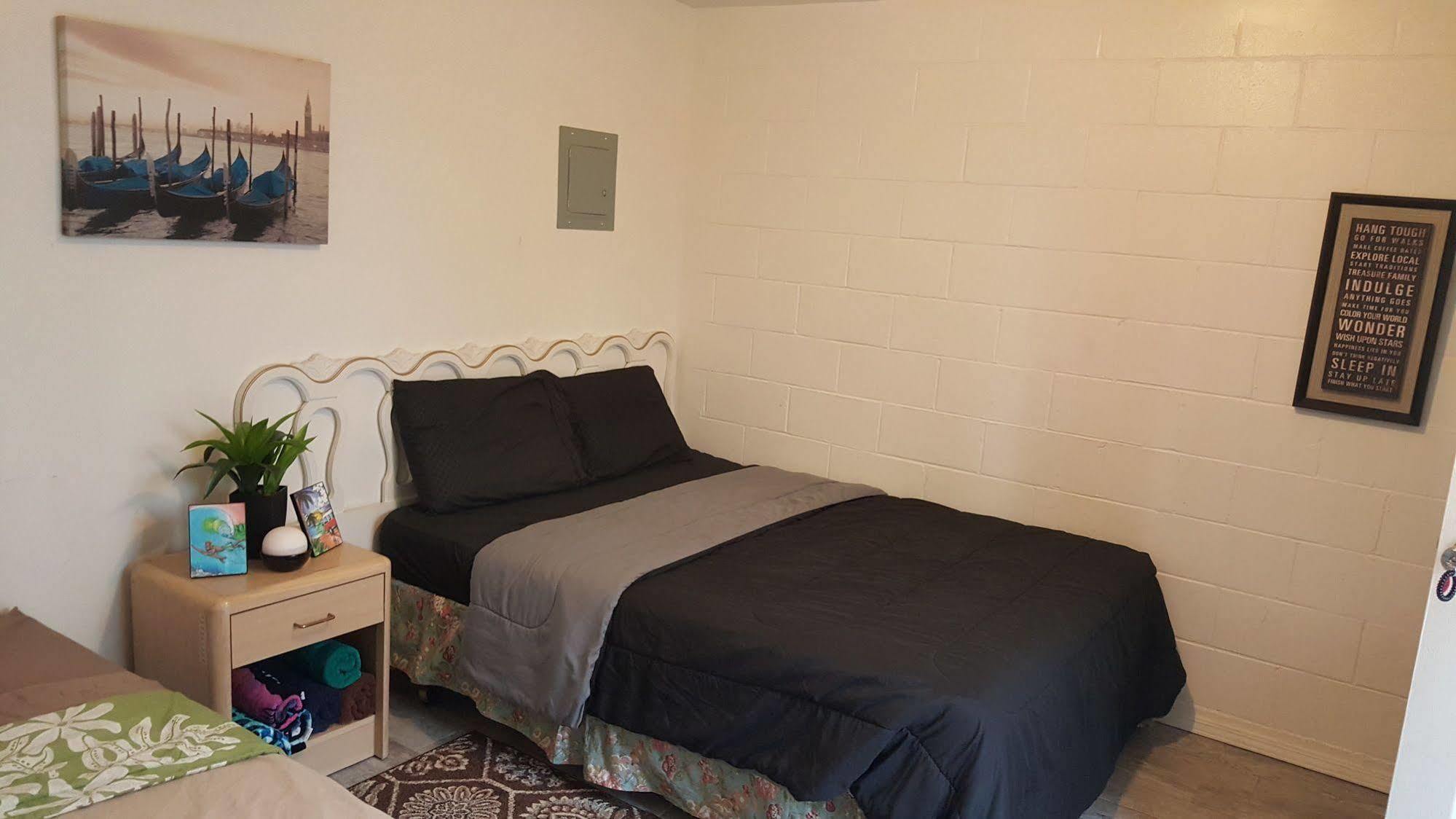 The Beach Waikiki Boutique Hostel ホノルル エクステリア 写真