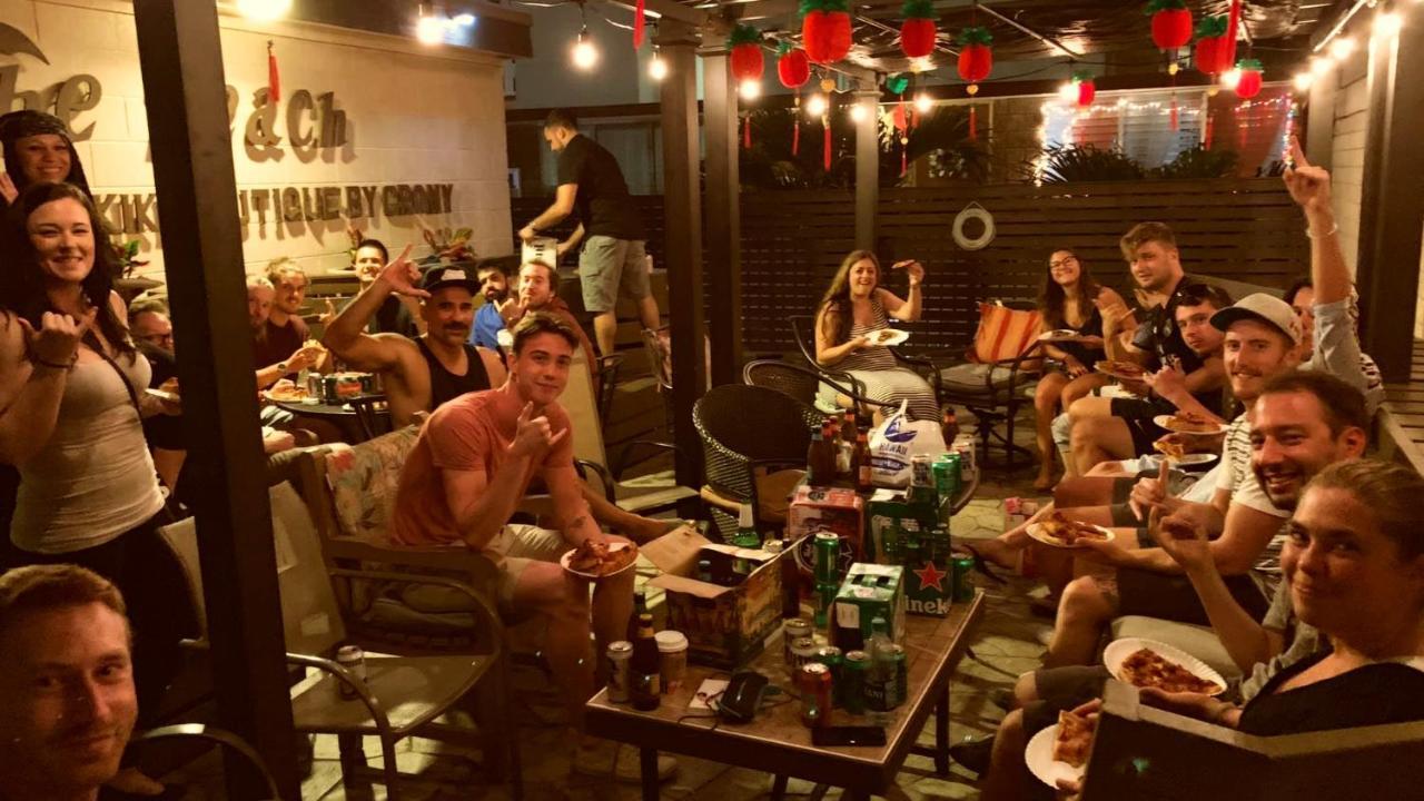 The Beach Waikiki Boutique Hostel ホノルル エクステリア 写真