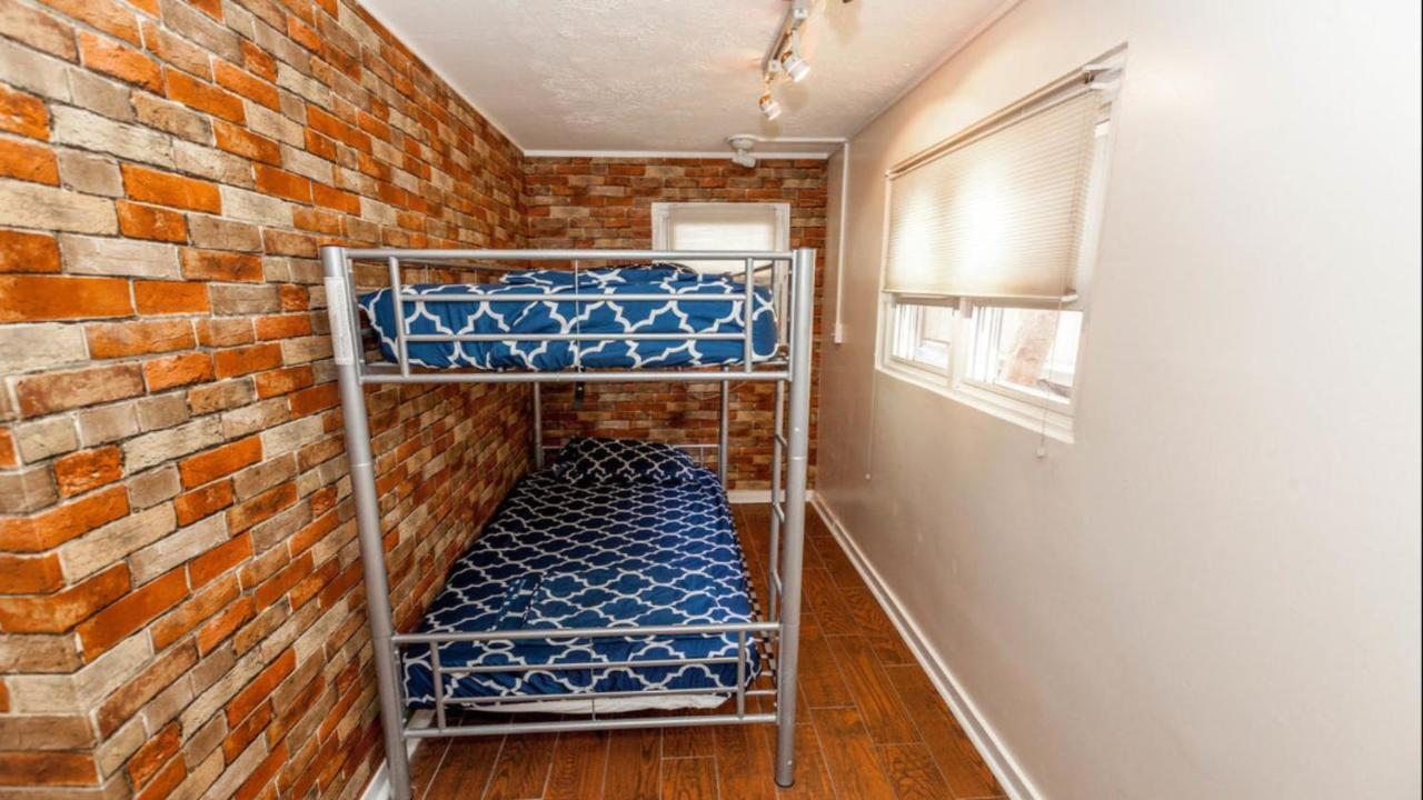 The Beach Waikiki Boutique Hostel ホノルル エクステリア 写真