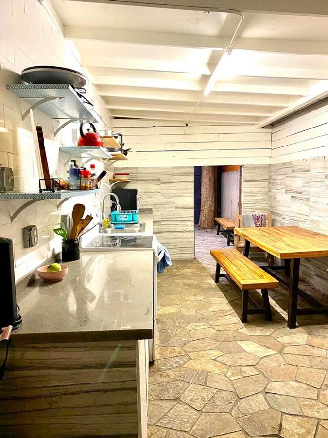 The Beach Waikiki Boutique Hostel ホノルル エクステリア 写真