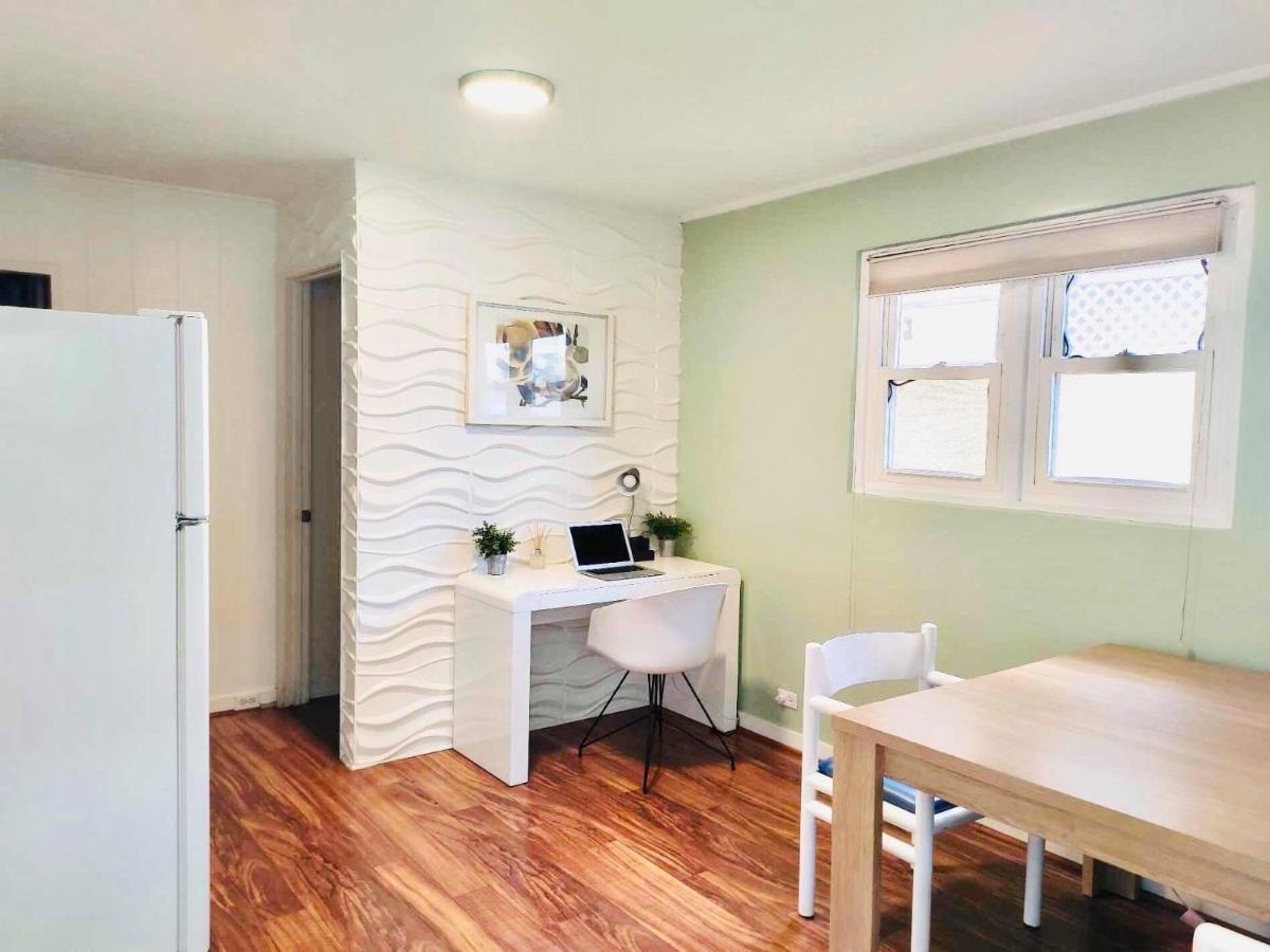 The Beach Waikiki Boutique Hostel ホノルル エクステリア 写真
